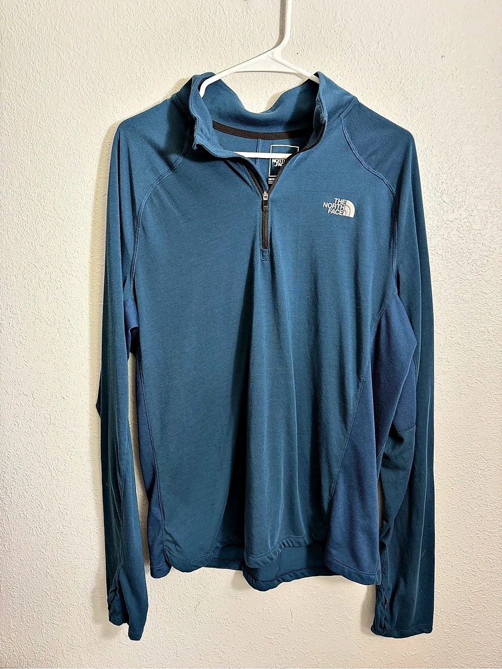 The North Face Men's Blue Half-Zip Pullover Size Large